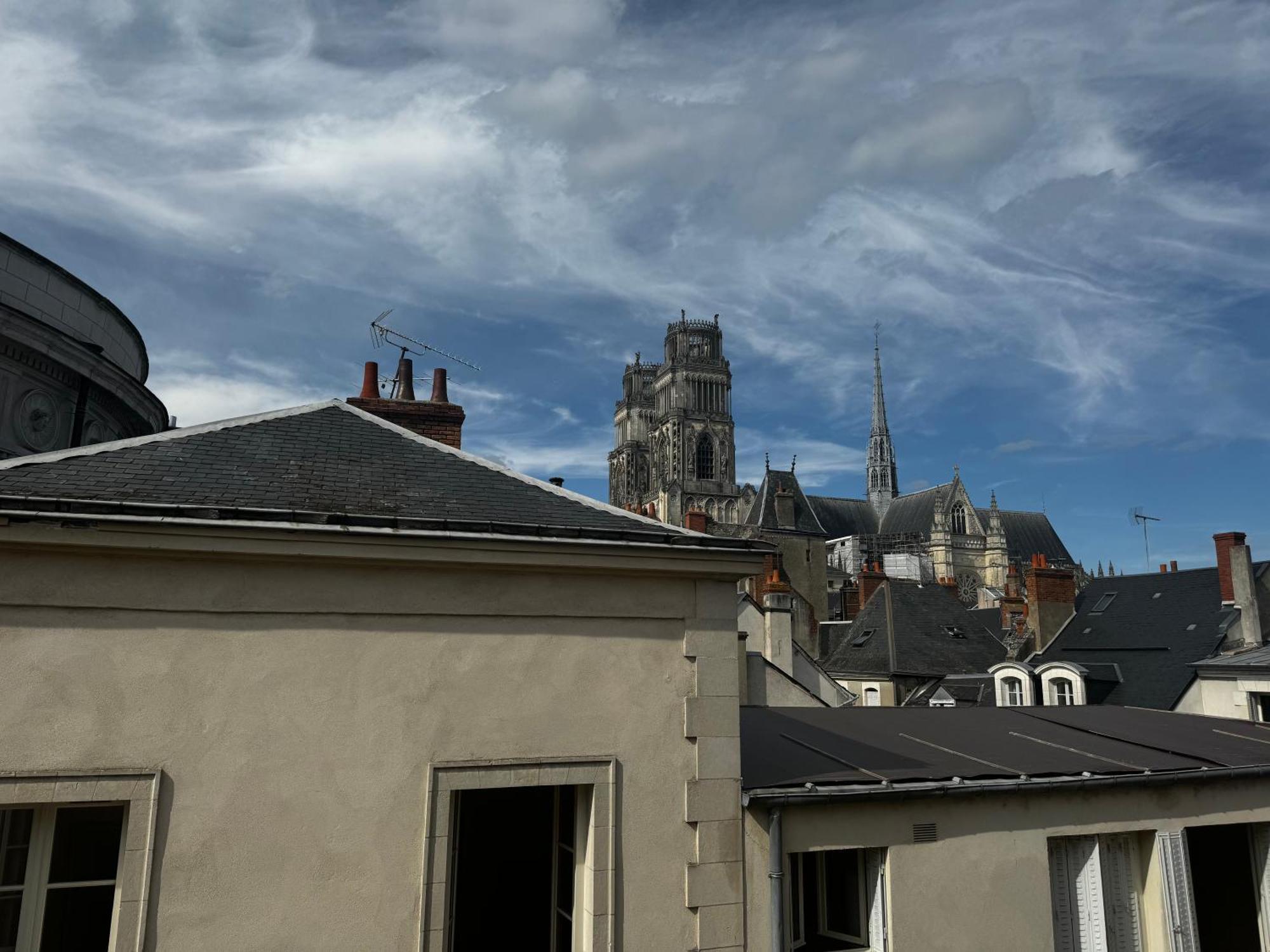 - * Orléans